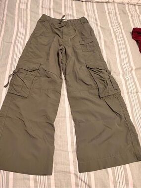 H&M 2 pants Olive Green Cargo Pants with Wide Legs and creamy